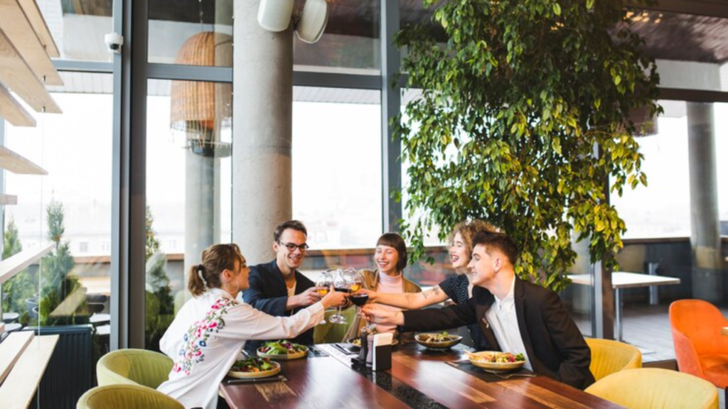 quanto fatura um restaurante por mês