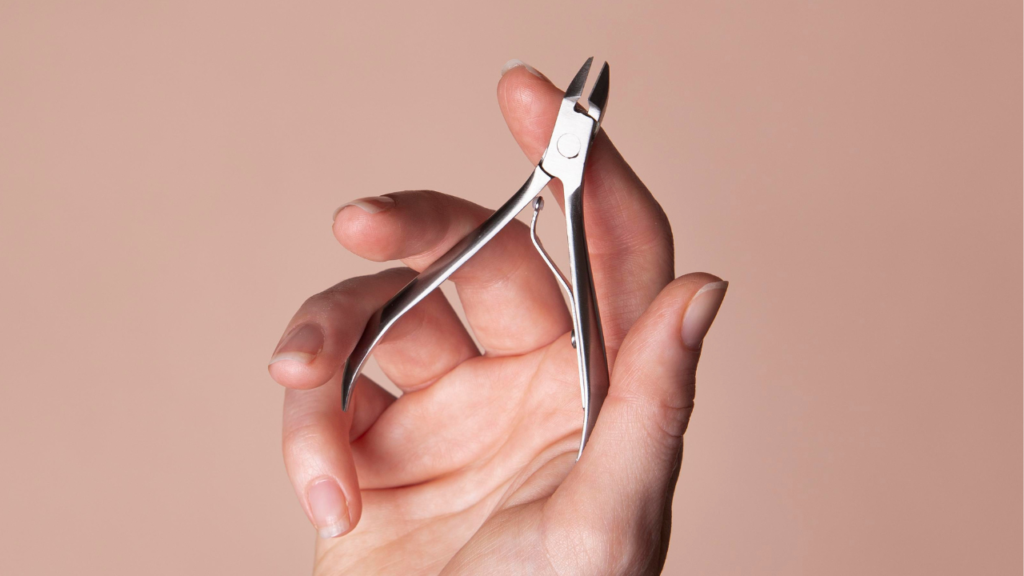 como higienizar alicate de unha