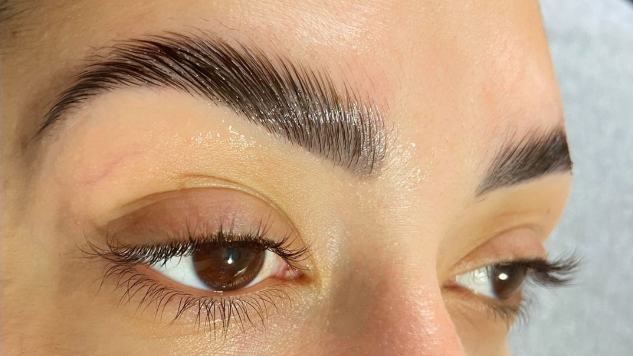 brow lamination dura quanto tempo